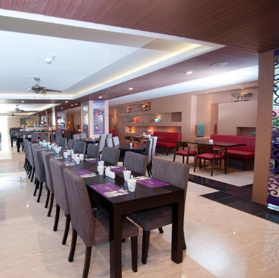 Hotel Quest San Denpasar By Aston Esterno foto